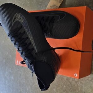 Nike Mercurial Jr SUPPERFLY 10 CLUB FG/MG SOCCER CLEATS - SIZE 5.5Y